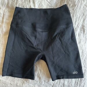 Alo 5" Seamless Ribbed Favorite Short